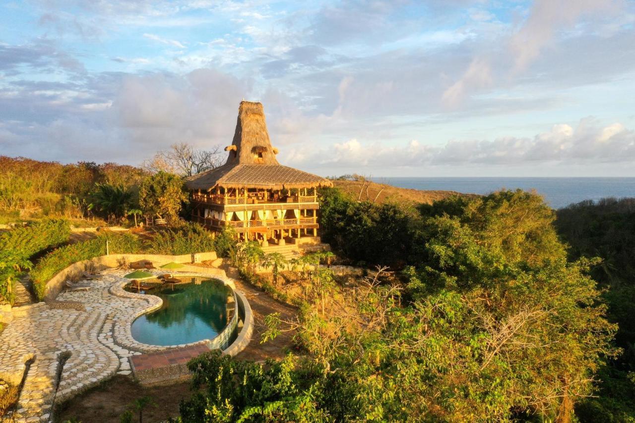 Ngalung Kalla Retreat Waikabubak Exterior foto